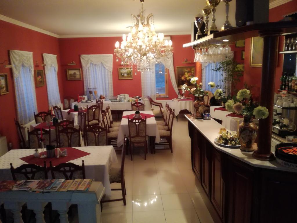 Hotel Arany Trofea Eger Luaran gambar