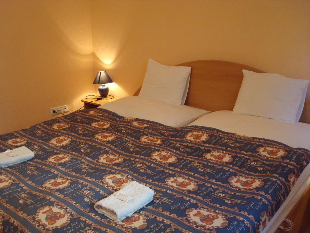 Hotel Arany Trofea Eger Luaran gambar
